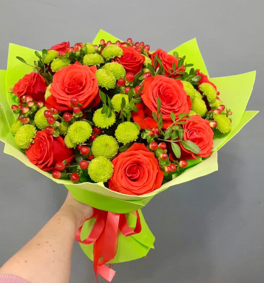 Букет цветов из: Хризантемы и Розы в Стремилово