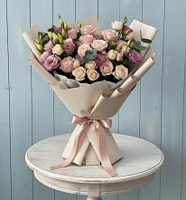 Букет цветов из:  Розы и Лизиантусы в Стремилово