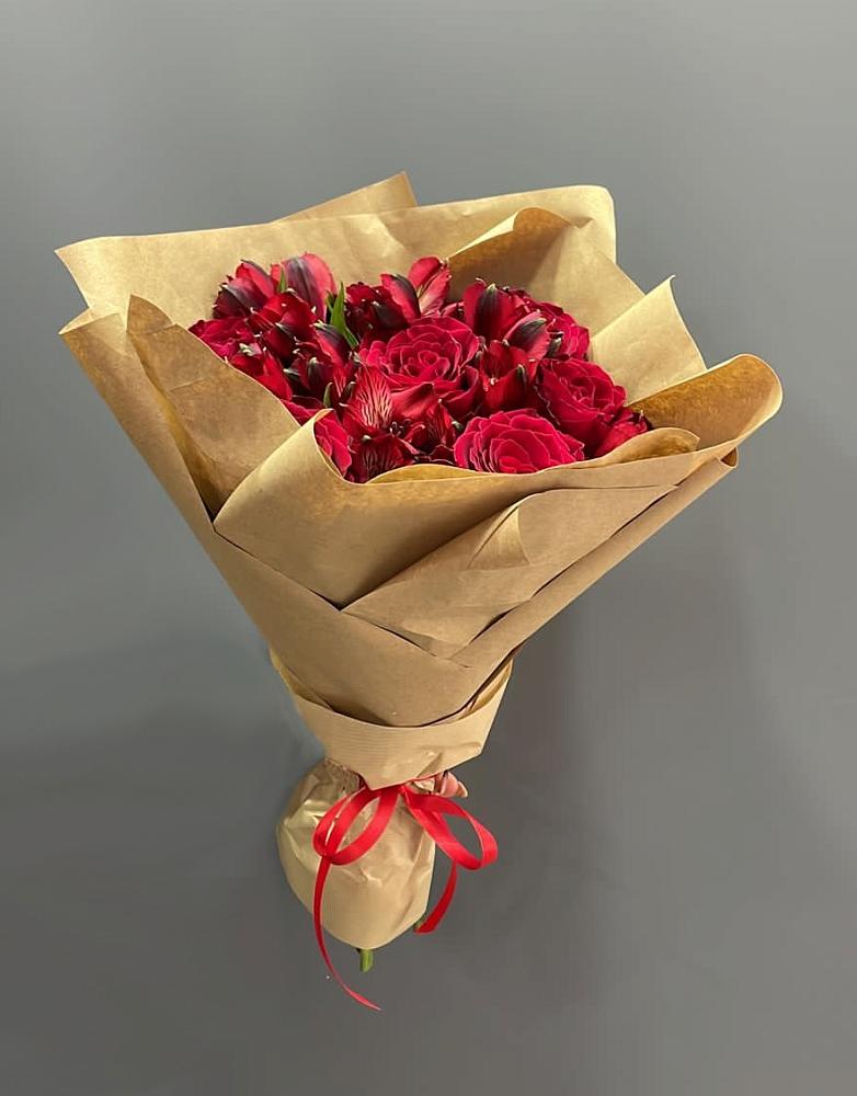 Букет цветов из: Альстромерии и Розы в Стремилово