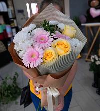 Букет цветов из:  Герберы, Розы и Хризантемы в Стремилово