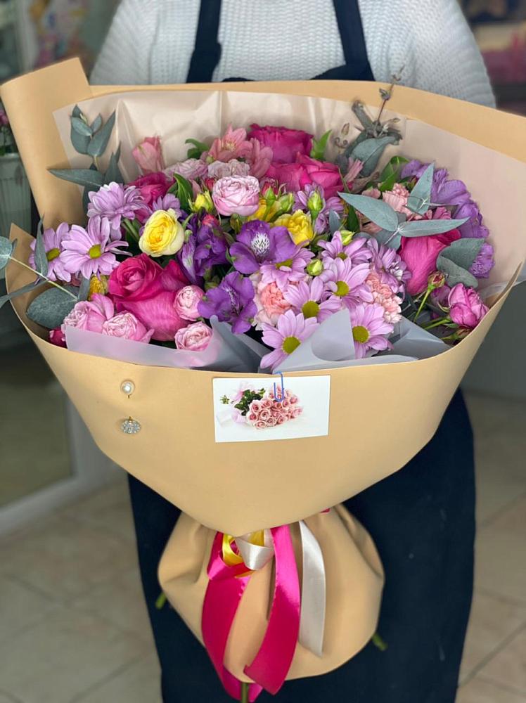 Букет цветов из: Хризантемы, Гвоздики и Альстромерии в Стремилово