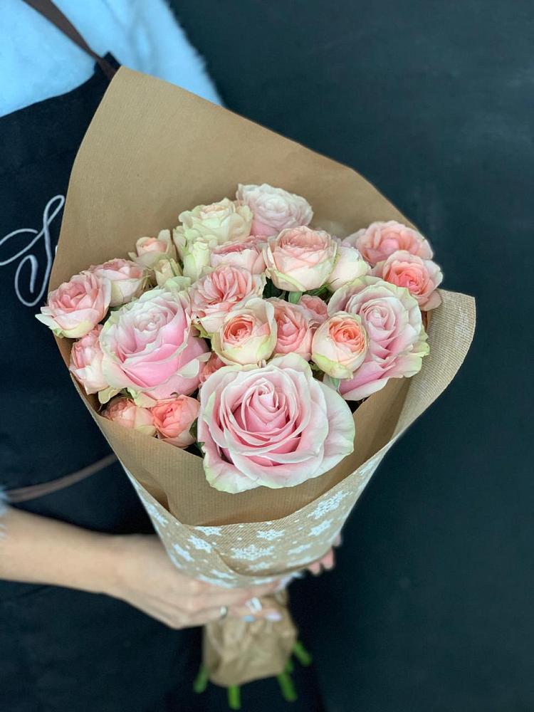 Букет цветов из: Хризантемы и Розы в Стремилово