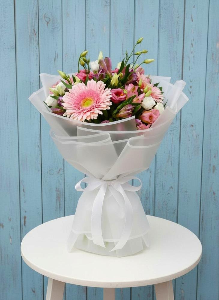 Букет цветов из: Герберы, Альстромерии и Лизиантусы в Стремилово