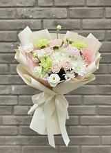 Букет цветов из:  Гвоздики, Розы, Лизиантусы и Хризантемы #REPLACE_PRED# Стремилово