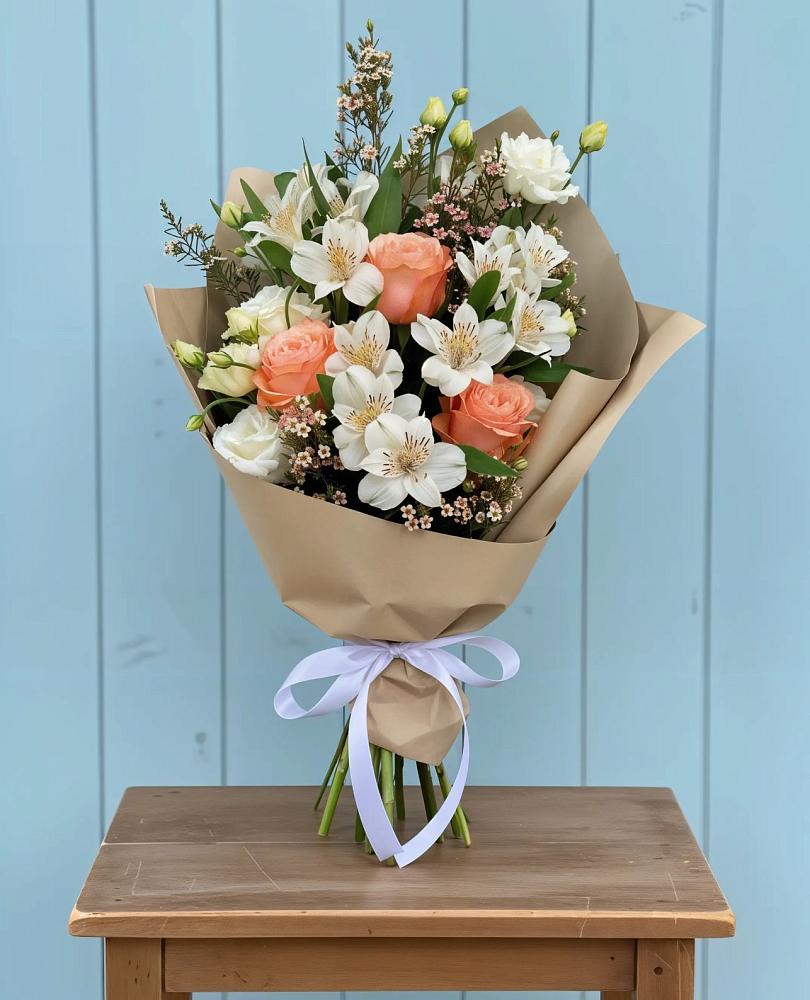 Букет цветов из: Альстромерии, Лизиантусы, Розы и Хризантемы в Стремилово