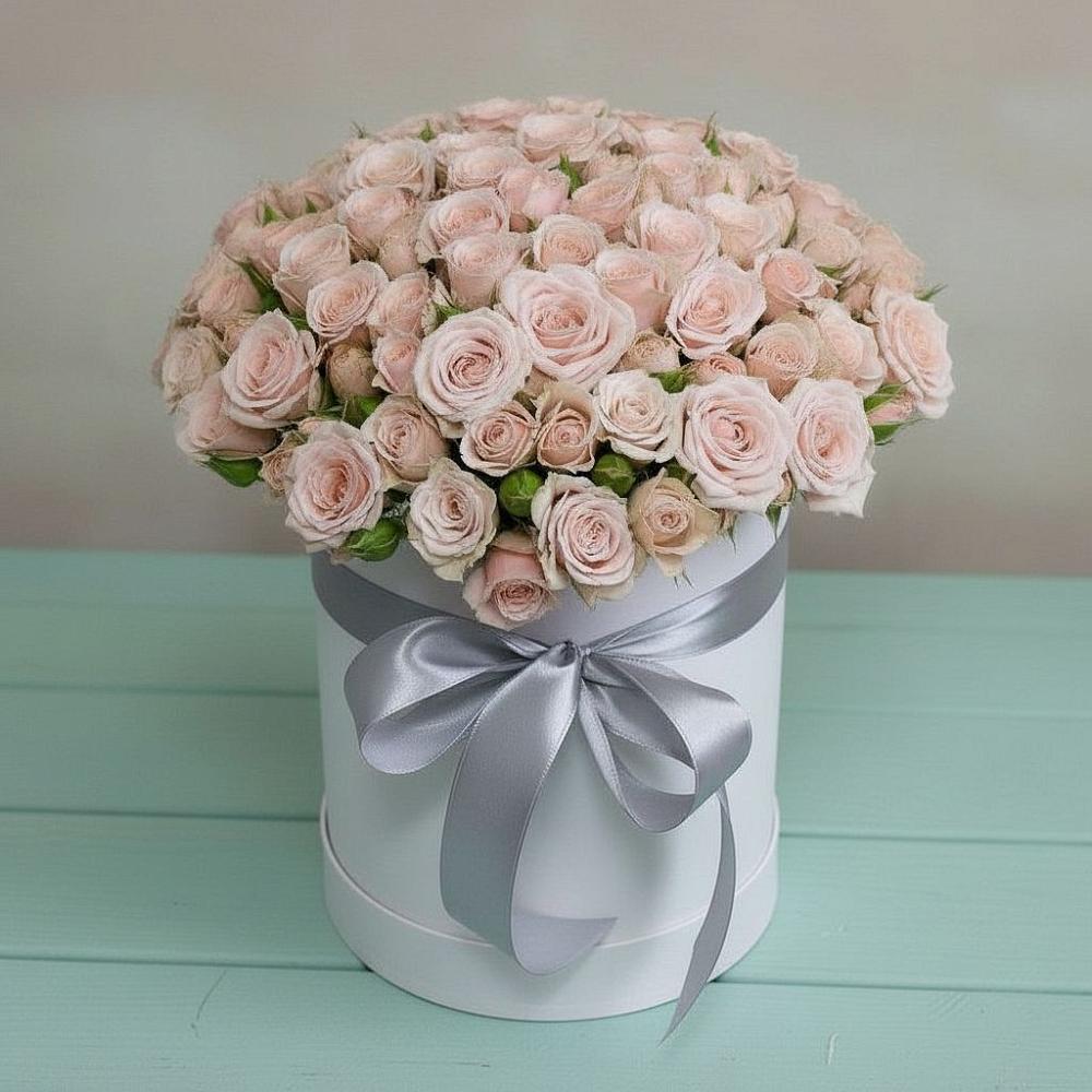 Цветочная композиция из Розы в шляпной коробке в Стремилово